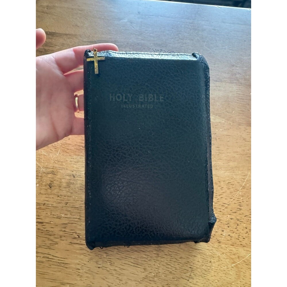 vintage mid-20th-century King James Version (KJV) zippered "Holy Bible
